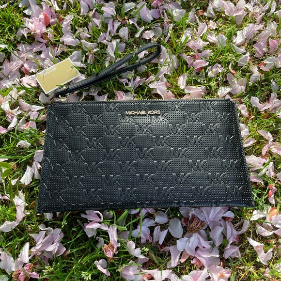 MICHAEL KORS Women's Jet Set LG Zip CLUTCH Wrist-let Wallet Leather Black NWT - Picture 2 of 6